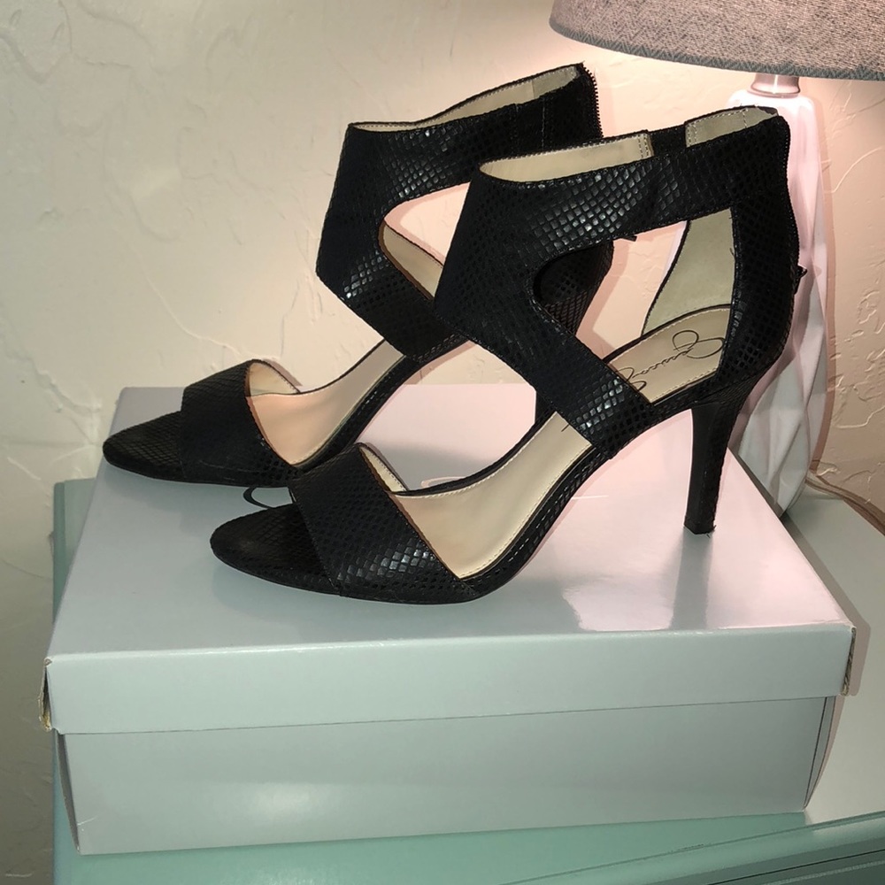 Size 10 Jessica Simpson Mekos heel in Black Snake